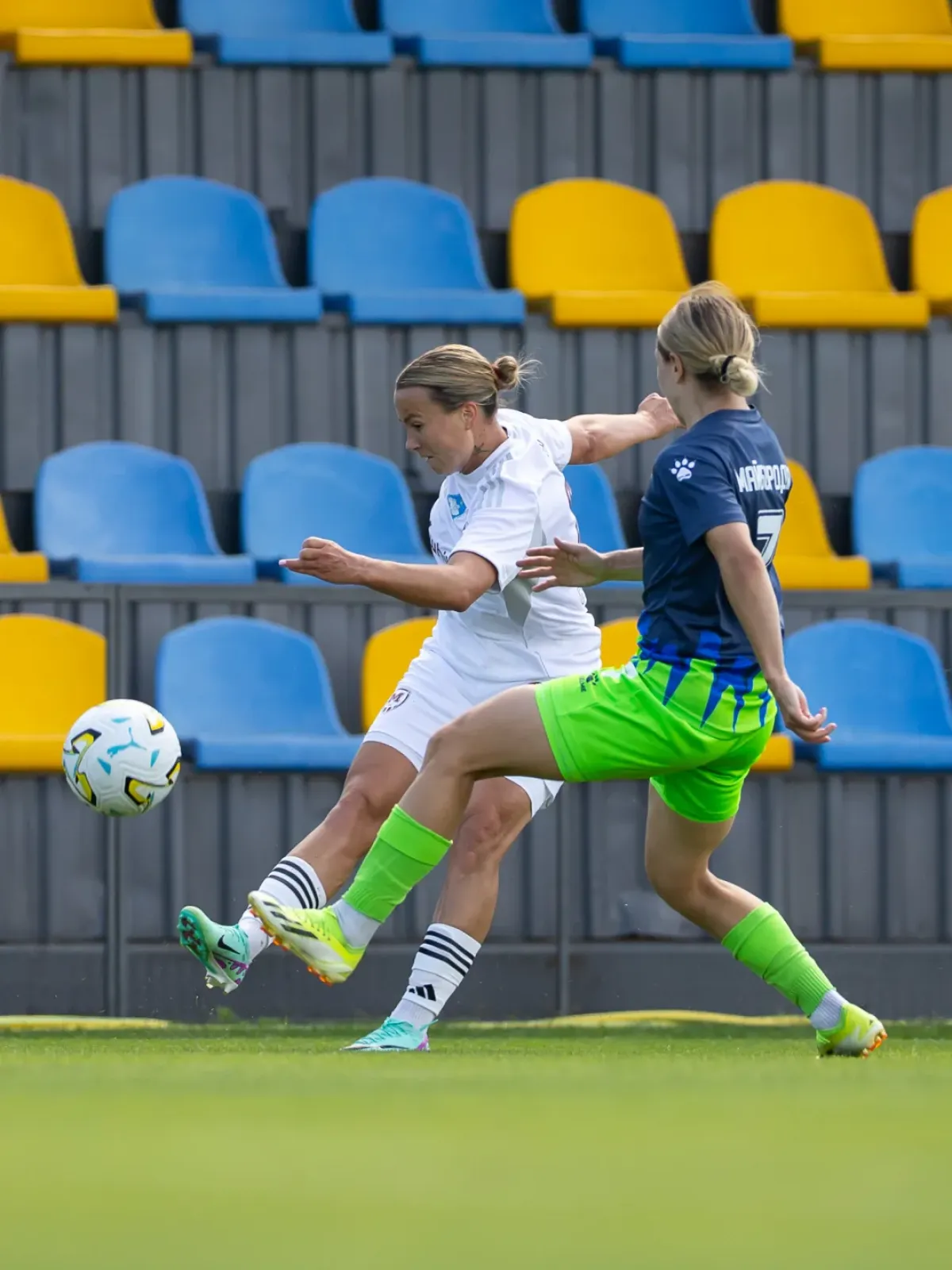 ЖФК "Харків" - ЖФК "Сістерс" - 0:0