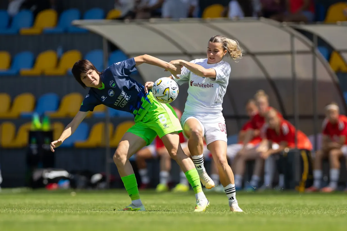 ЖФК "Харків" - ЖФК "Сістерс" - 0:0