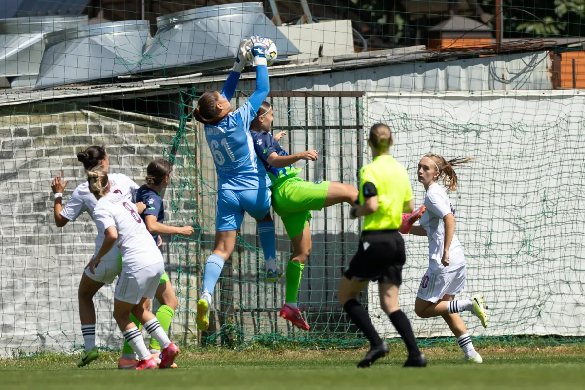 ЖФК "Харків" - ЖФК "Сістерс" - 0:0