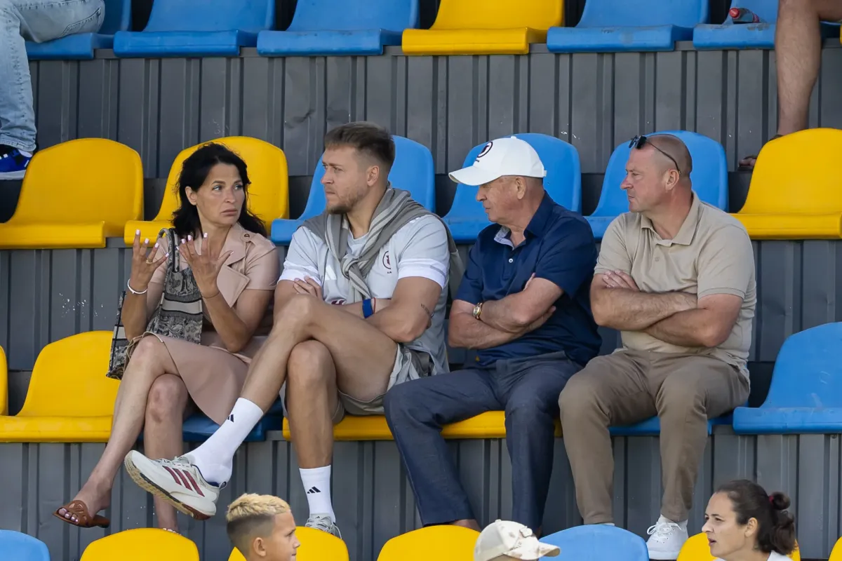 ЖФК "Харків" - ЖФК "Сістерс" - 0:0