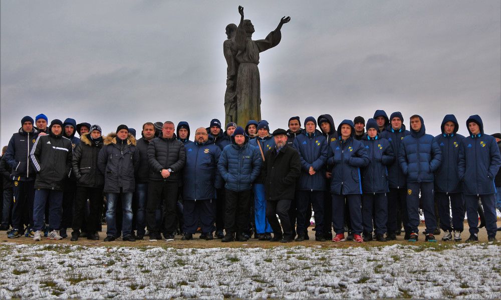 "Металіст 1925" вшанував пам'ять жертв голодоморів в Україні + відео та фото