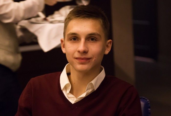 Максиму Цвиренко - 18!
