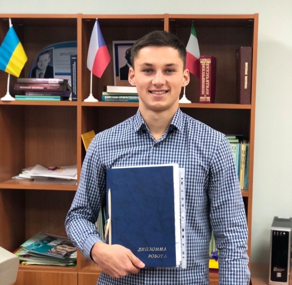 Олег Синиця став магістром