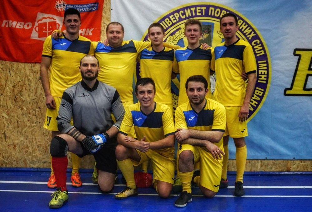 Набір гравців у команду "Клубу вболівальників"