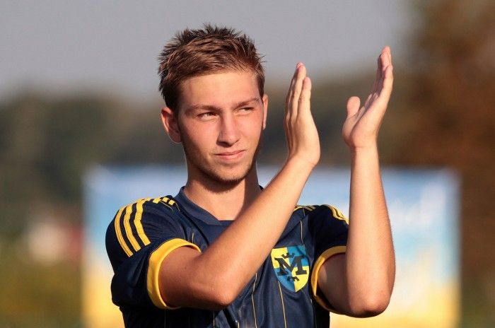 Александру Безроднему - 18!