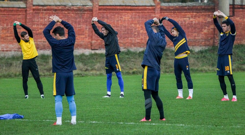 "Верес" - "Металіст 1925". Передматчеве тренування "жовто-синіх"