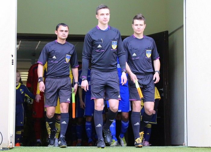 Игорь Бич - арбитр матча "Реал Фарма" - "Металлист 1925"