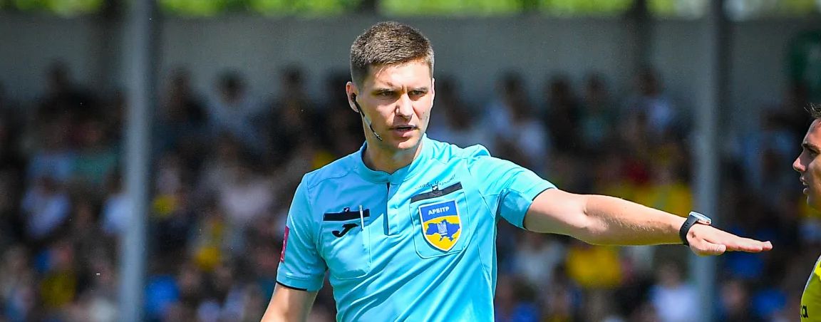 Роман Блавацький - арбітр матчу "Харків" - "Буковина"