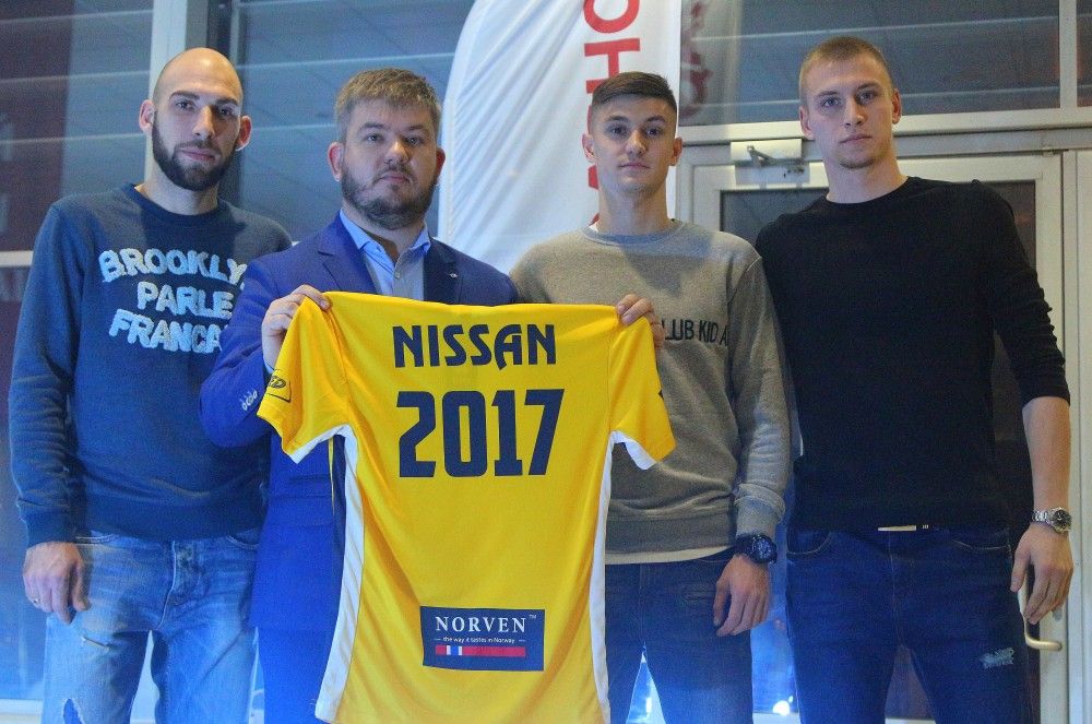 "Металлист 1925" презентовал новый Nissan